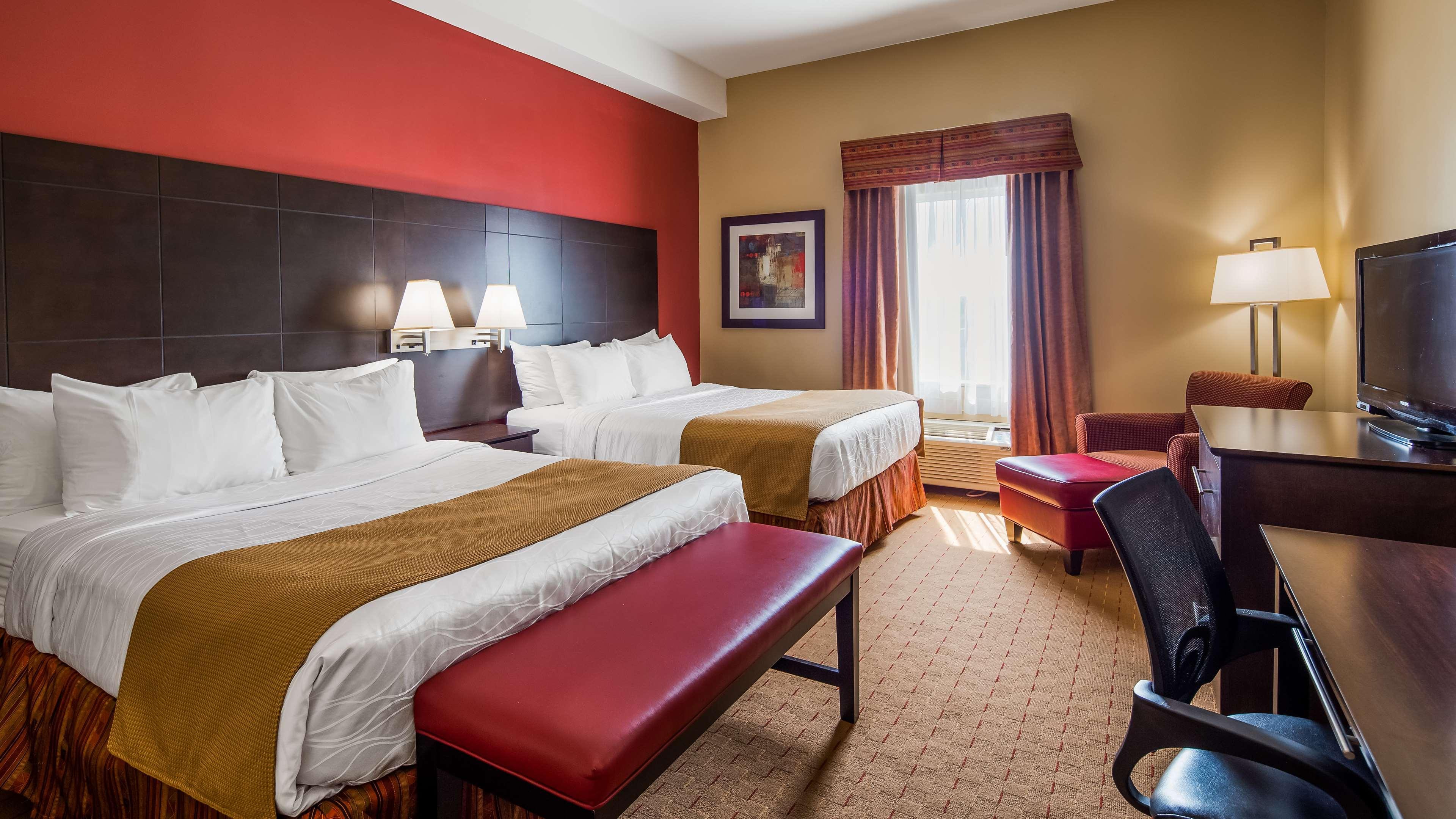 Best Western Plus Bowmanville Exterior photo