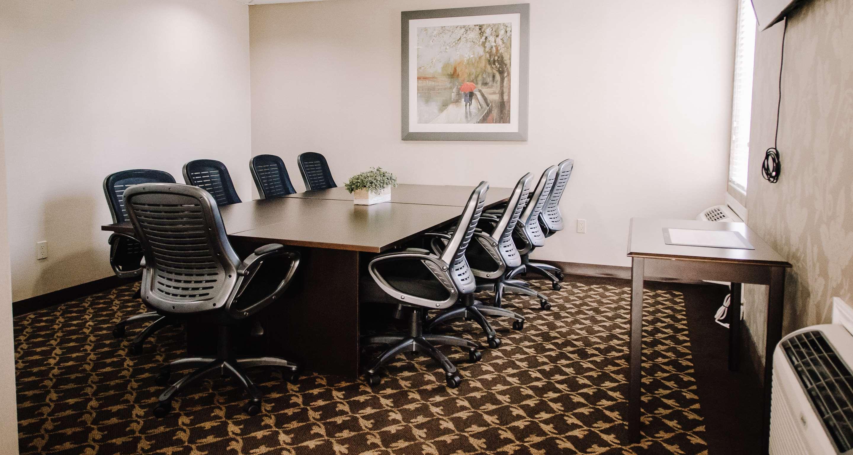 Best Western Plus Bowmanville Exterior photo