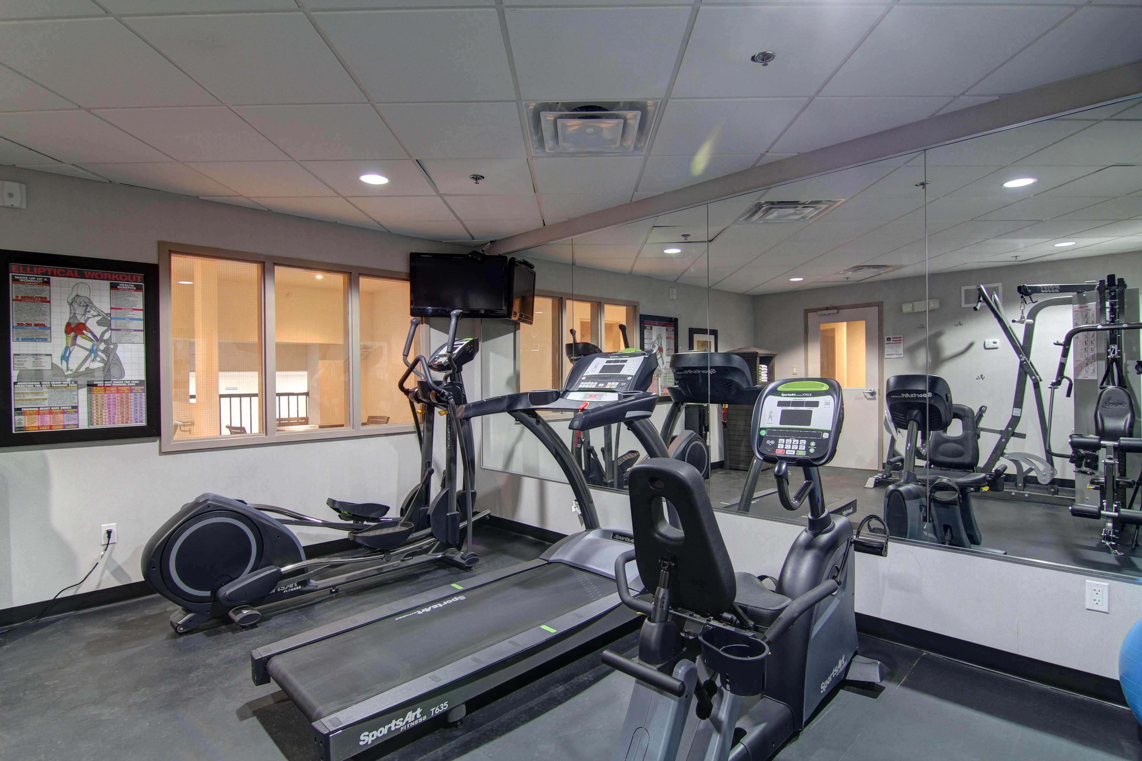Best Western Plus Bowmanville Exterior photo