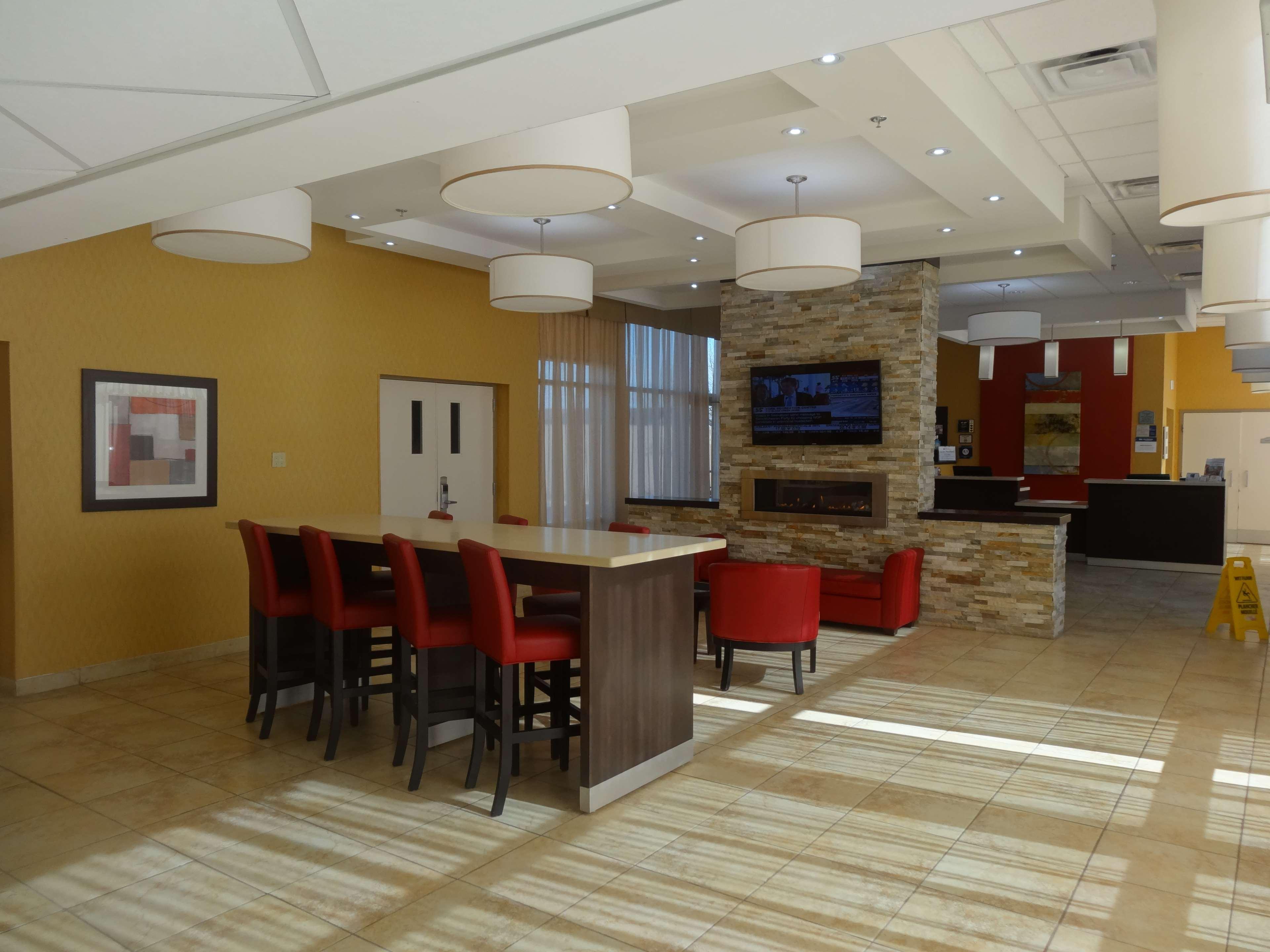 Best Western Plus Bowmanville Exterior photo