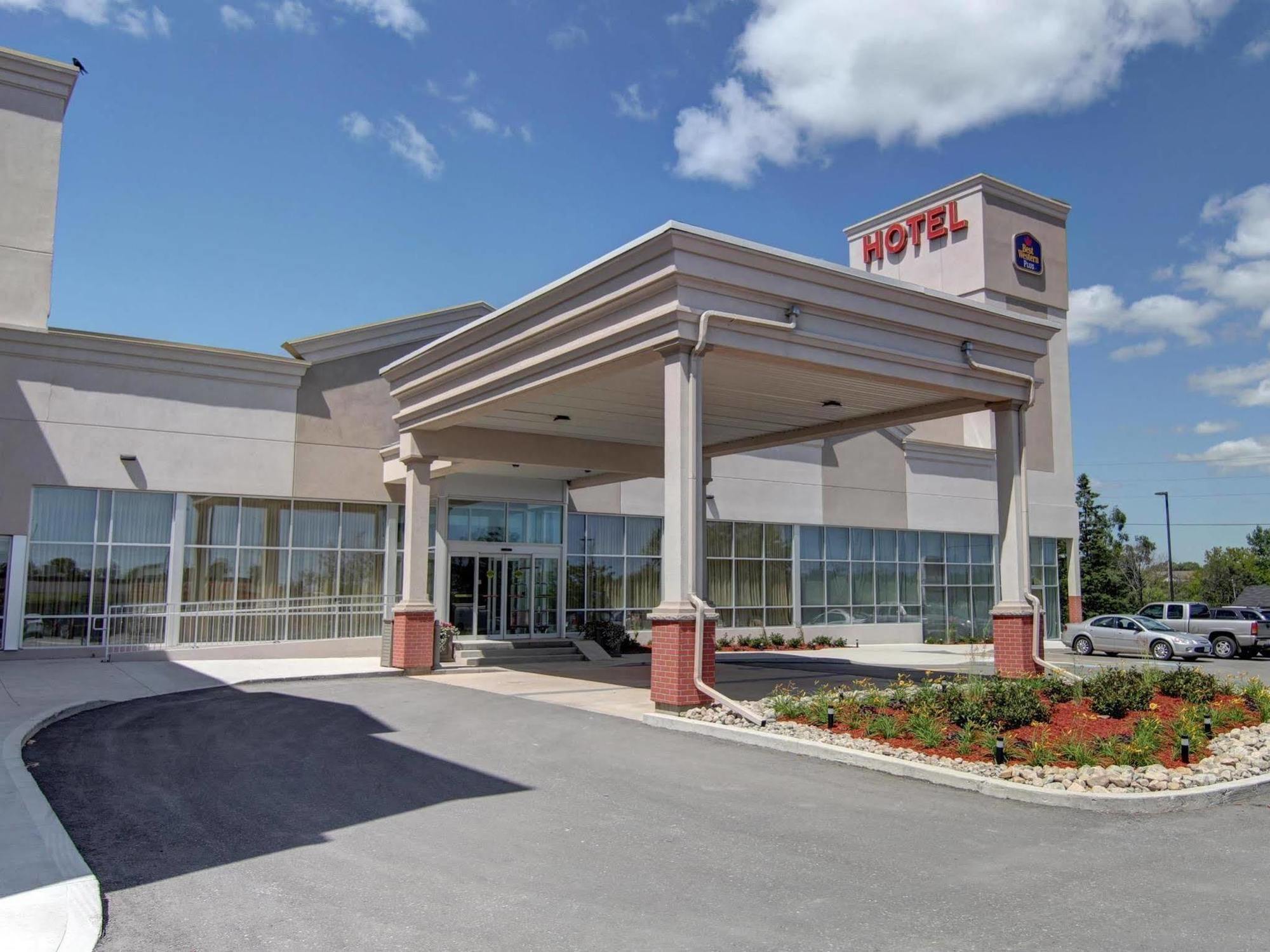 Best Western Plus Bowmanville Exterior photo