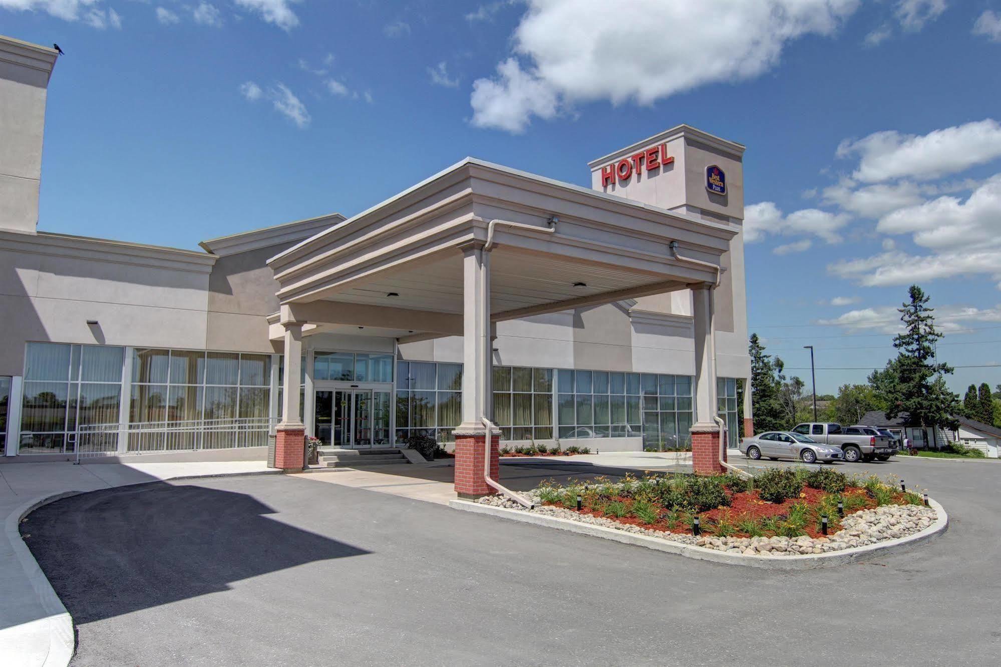 Best Western Plus Bowmanville Exterior photo