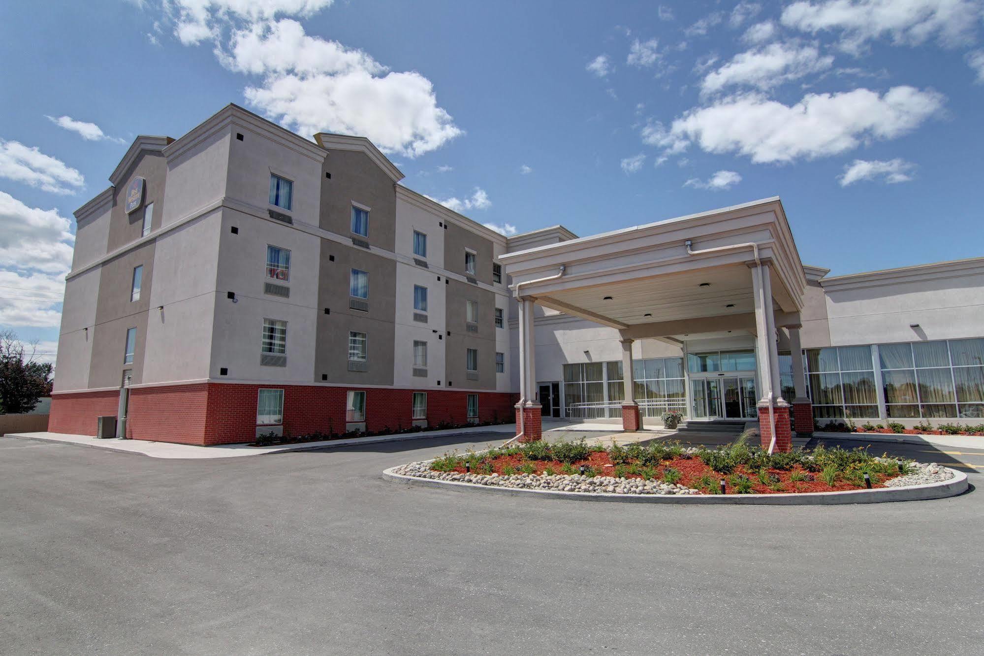 Best Western Plus Bowmanville Exterior photo
